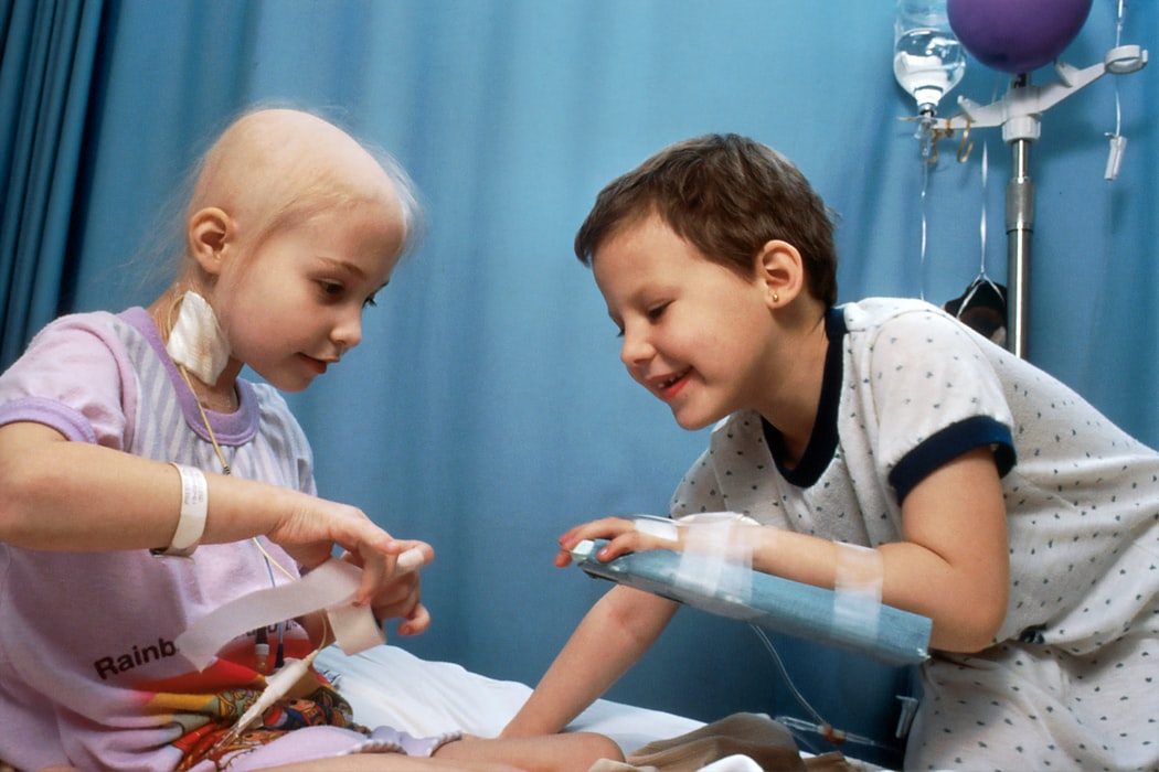 Врачи-онкологи назвали 5 признаков развития рака у детей