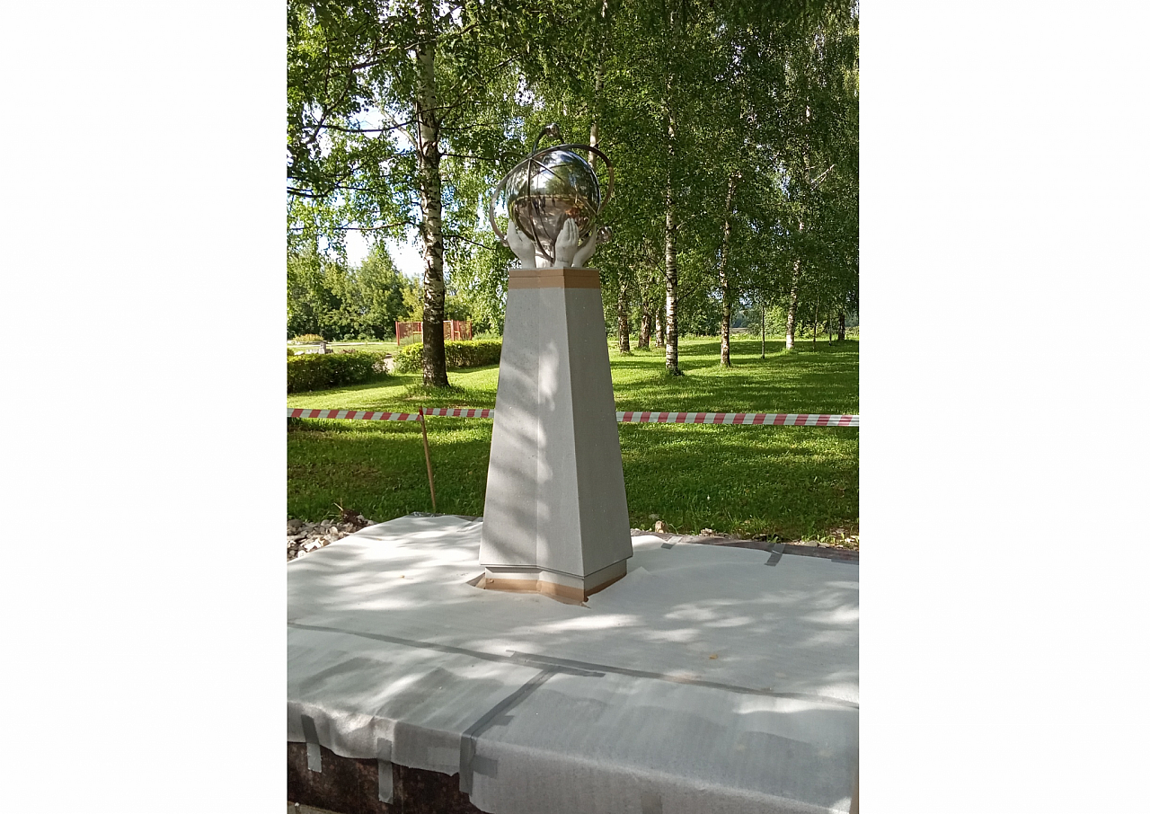 Фото дня: в Кирово-Чепецке установили памятный знак чернобыльцам