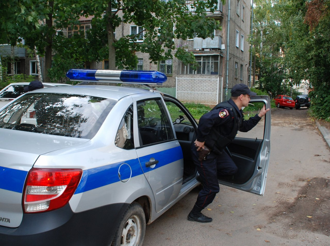 В Кирово-Чепецке пьяный мужчина угнал автомобиль