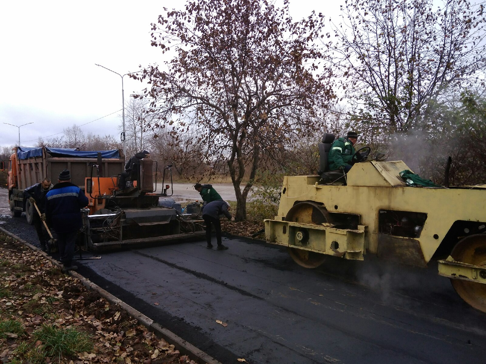 В Чепецке ремонтируют асфальт на улице Некрасова