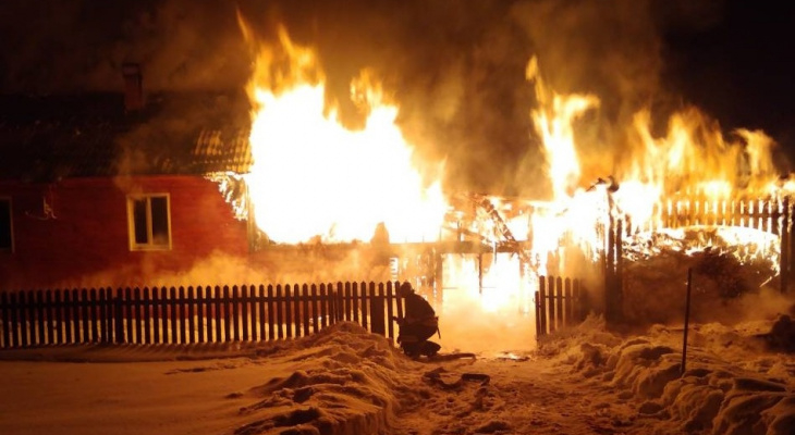 Семь детей из Кирово-Чепецкого района остались на улице из-за пожара