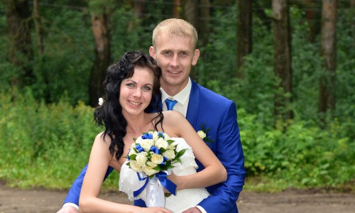 Эта история не оставит равнодушным: молодожены из Чепецка попросили вместо цветов игрушки и отдали их в приют