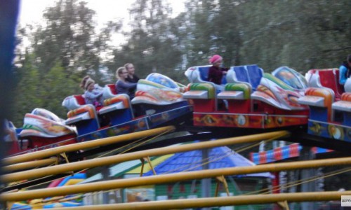 ЧП в Кирове: «С карусели у цирка на огромной скорости выпал молодой человек»