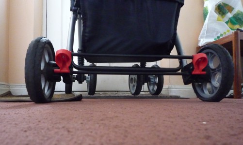 Чепчанин поджег несколько детских колясок в подъезде