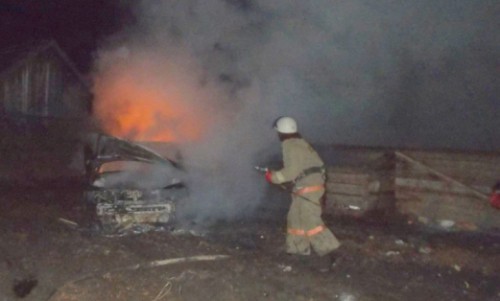 Ночью в Кирово-Чепецке сгорел «Мерседес»