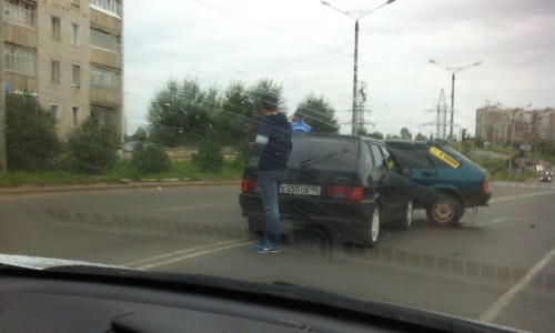 Вновь ДТП в Кирово-Чепецке у "БУМа": столкнулись две легковушки