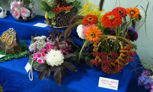 Цветы от ветеранов к юбилею Кирово-Чепецка