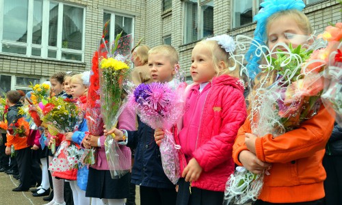 Компания «УРАЛХИМ» продолжает сотрудничество со школами