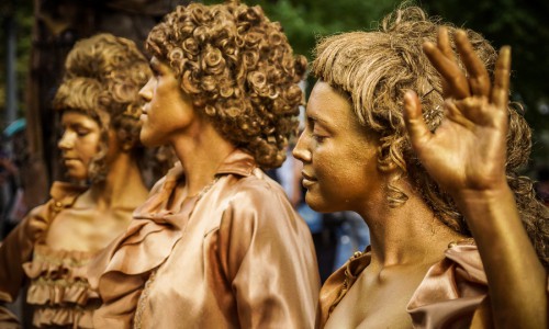 В День города в Чепецке горожан будут развлекать живые статуи