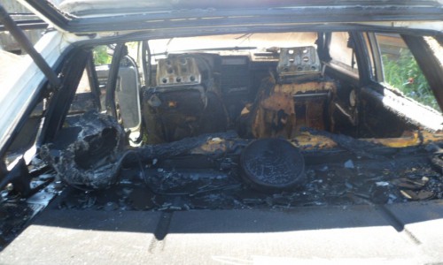 В Кирово-Чепецке вор после кражи аккумулятора поджог автомобиль