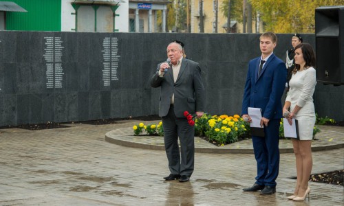 В Каринторфе открыли обновленный обелиск