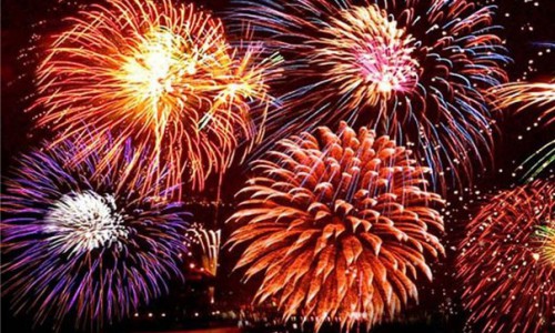 Подсмотрено в соцсетях: селфи с "Аварией", живые скульптуры и трехметровые артисты