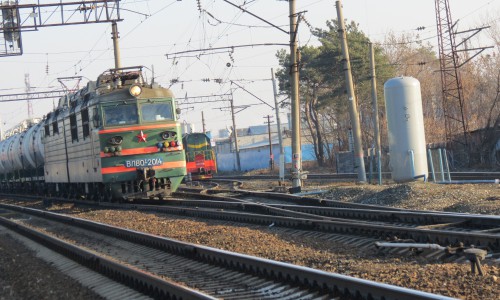 В Кировской области 17-летняя девушка попала под поезд