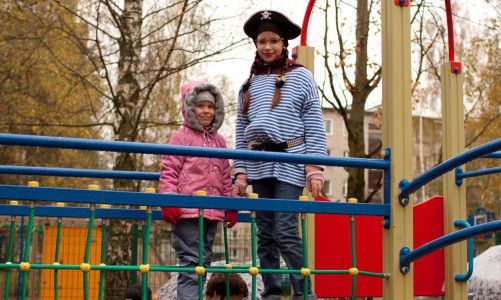 В Кирово — Чепецке открыли детскую площадку, деньги на которую собирали горожане