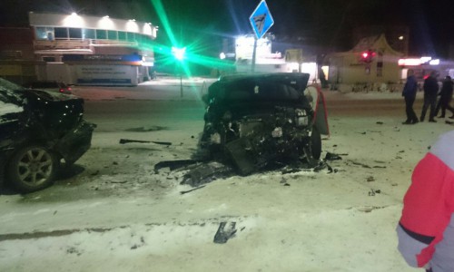 Очевидцы: "Пьяная чепчанка на «Пежо» протаранила две машины и снесла светофор"