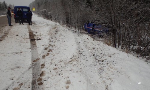 В Кирово-Чепецке «УАЗ» вылетел в кювет