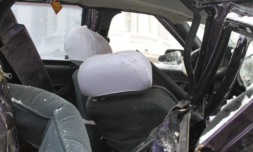 В Кировской области из-за столкновения трех машин пострадали пять человек