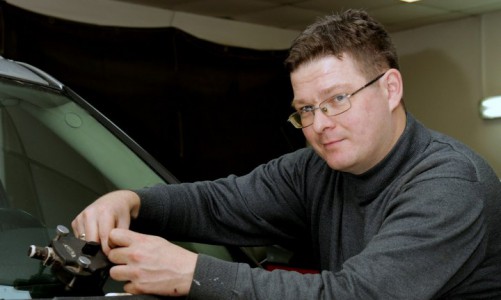 Мастер по тонировке автостекол: «Сейчас водители опасаются полностью тонировать стекла»