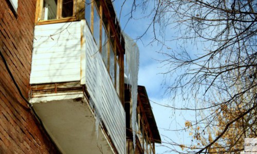 Администрация пригрозила УК Кирово-Чепецка прокуратурой за сосульки на крышах