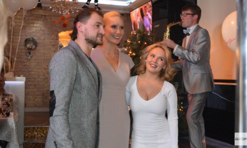 Видео: перчатки Елены Летучей купила чепчанка за 35 тысяч рублей