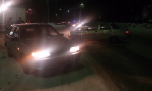 В центре Кирово-Чепецка столкнулись две легковушки: пострадала женщина