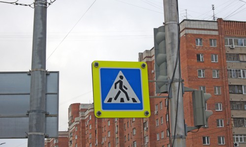 В Кировской области 26-летняя девушка за рулем иномарки насмерть сбила мужчину