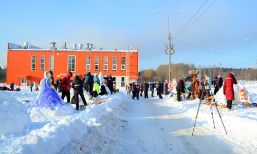 Фото: в Чепецке прошел конкурс снежных фигур, в котором поучаствовали 100 человек
