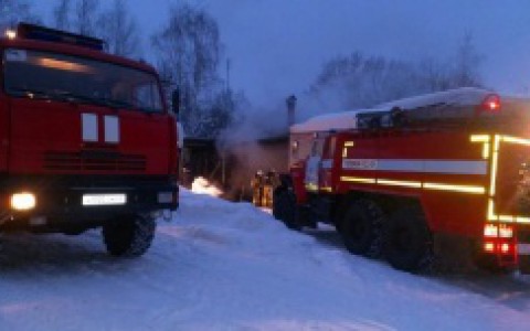 Пожар в Кирово-Чепецке: сгорел цех с резиной