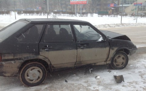 В Чепецке автомобиль без водителя сбил пешехода