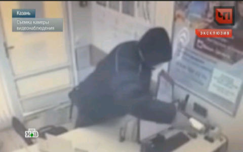 Сбежавший из кировской больницы бандит по прозвищу Рэмбо до задержания успел ограбить магазин