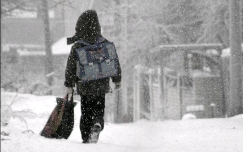 В Кирове незнакомец напал на школьников: 10-летнего мальчика мужчина пнул в живот
