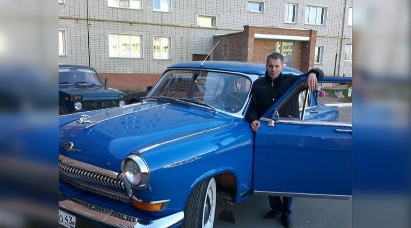 «Запчасти стоят в 16 раз дороже»: владелец ретроавтомобилей из Чепецка о своем увлечении