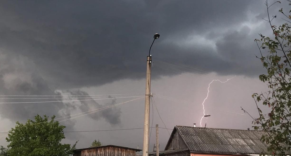 21 населенный пункт Кировской области остался без электричества из-за грозы