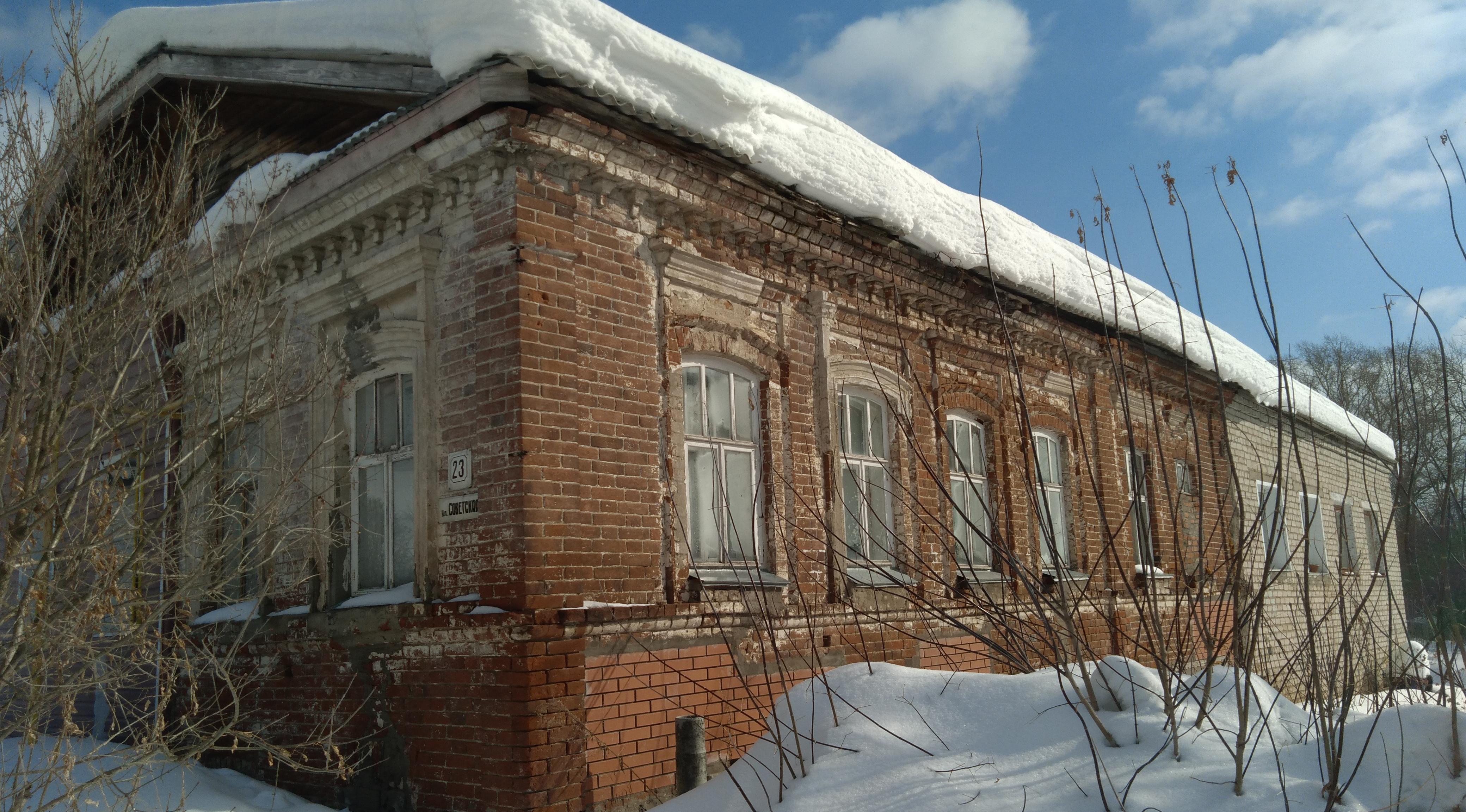 После капремонта 100-летний дом в Кировской области стал разрушаться еще больше