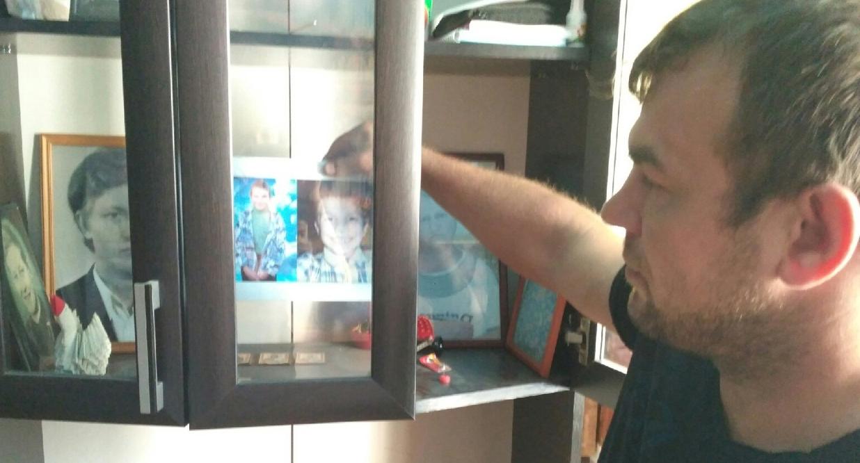 «Год храним вещи сына»: родители утонувшего в Чепецке мальчика рассказали о трагедии