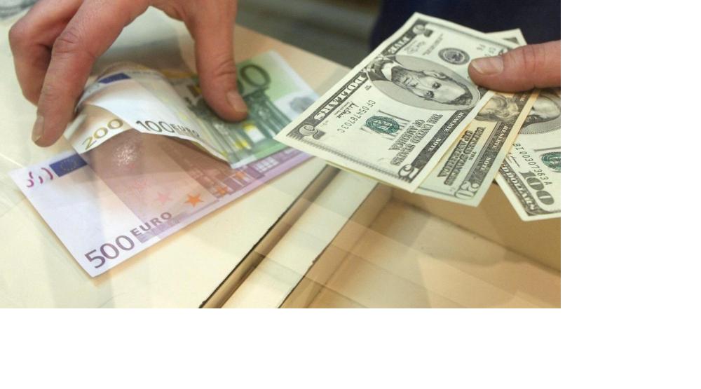 Специалисты банка рассказали как выгодно купить валюту в Киров-Чепецке