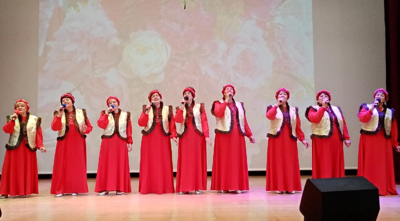 "На концерте заключенные плакали, глядя на нас": чепчанка рассказала о своем ансамбле