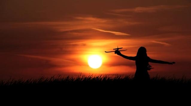 Львам стоит быть осторожнее, а Скорпионам как следует отдохнуть: гороскоп на воскресенье