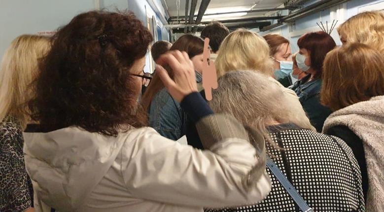 Учителя из Кирово-Чепецка пожаловались на нарушение антиковидных мер в больнице