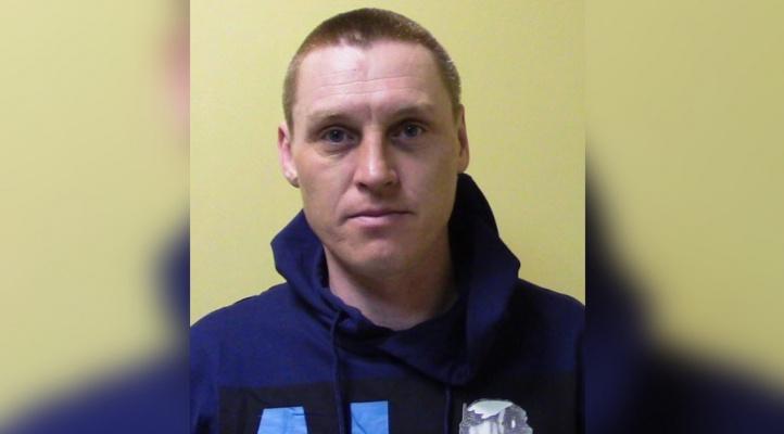 Житель Кировской области зарезал женщину и скрылся