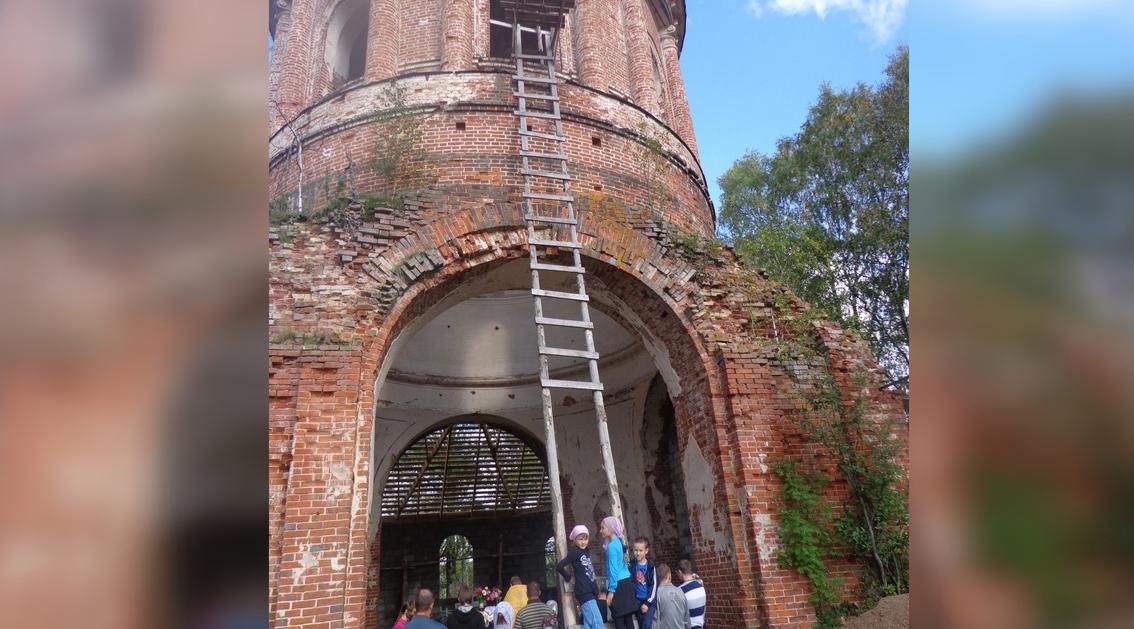 Что обсуждают в Кирово-Чепецке: восстановление церкви и пьяного гонщика