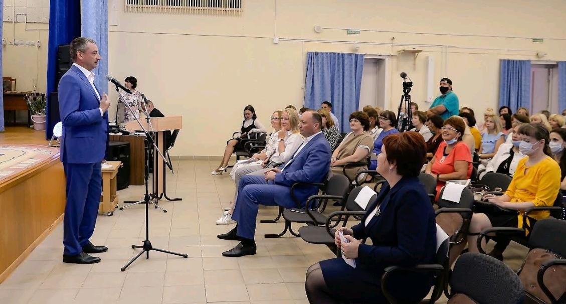 «Уралхим» поощрил педагогов за особые успехи в подготовке школьников к ЕГЭ