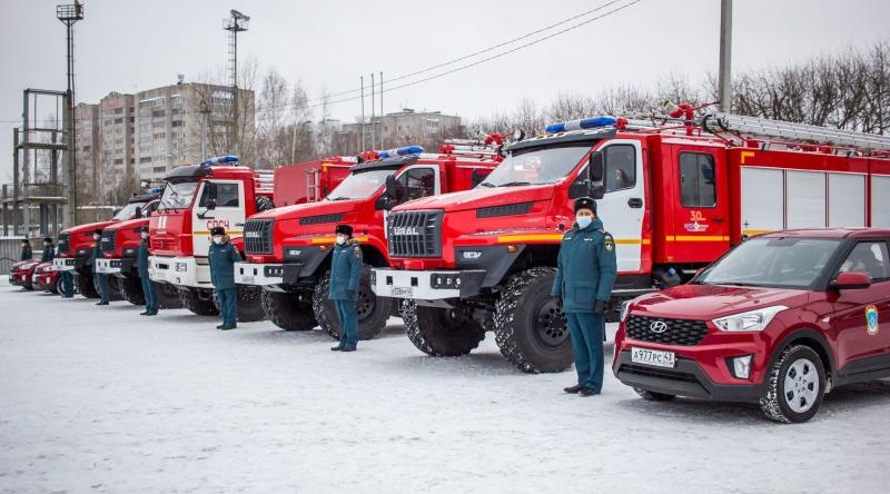 В Кировскую область передали новые пожарные и оперативные машины