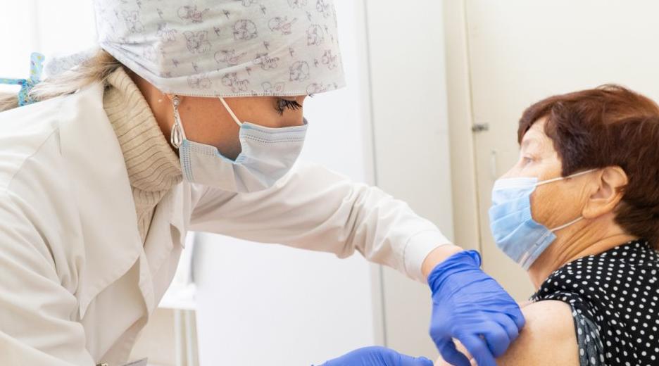 Что обсуждают в Кирово-Чепецке: приезд в город на прививки и правильный состав подарков