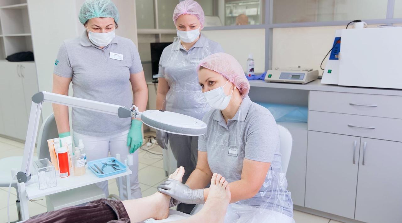 Запишитесь на бесплатный педикюр проблемных ног