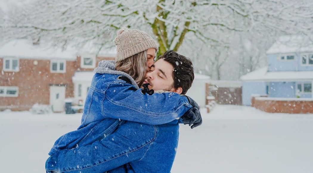 Астрологи рассказали, кто из знаков встретит любовь на выходных