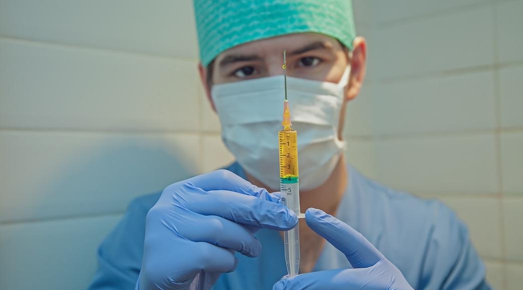 Известно количество заболевших коронавирусом  за сутки в Кировской области 