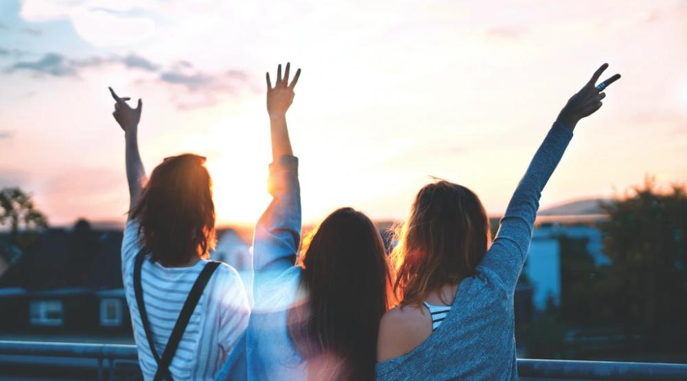 Астрологи рассказали, кому из знаков повезет в выходные