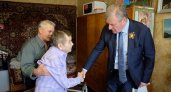 Губернатор побывал в гостях у 102-летнего участника Курской битвы