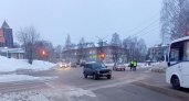 В Чепецке на перекрестке Россия и Мира столкнулись "Нива" и "Гранта": есть пострадавшие